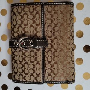 COACH Bi-Fold Small Signature Wallet